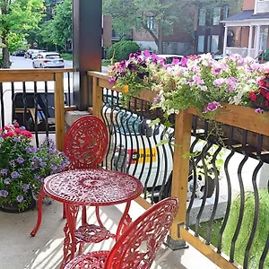 Downtown Executive Retreat With Private Balcony Near Bank Street - Sleep Max 2 Apartment